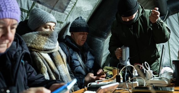 Kyjev pod paľbou: Rakety aj lietadlá útočili na energetickú infraštruktúru, ľudia sú bez elektriny aj kúrenia