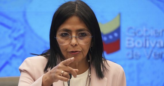 Venezuelská viceprezidentka nevie, kde sa hlava štátu nachádza. Od Trumpa chce dôkazy, že je Maduro nažive