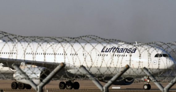 Lety sa rušia, hlásili veľké meškania: Útoky USA a Izraela na Irán výrazne narušili leteckú dopravu