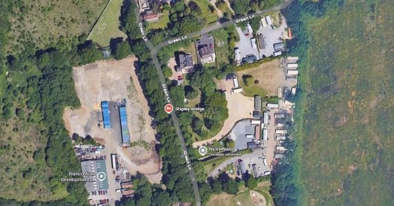 obkľúčení karavanmi