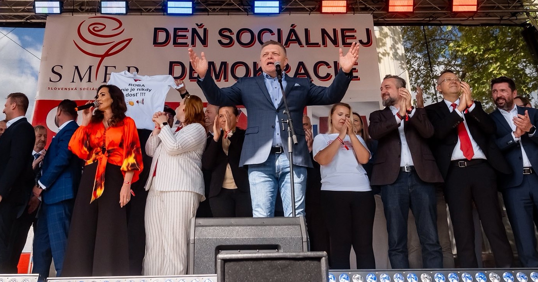 Moderátorka STVR uvádzala oslavy Smeru bez vedomia zamestnávateľa, telerozhlas sľubuje opatrenia — image 1