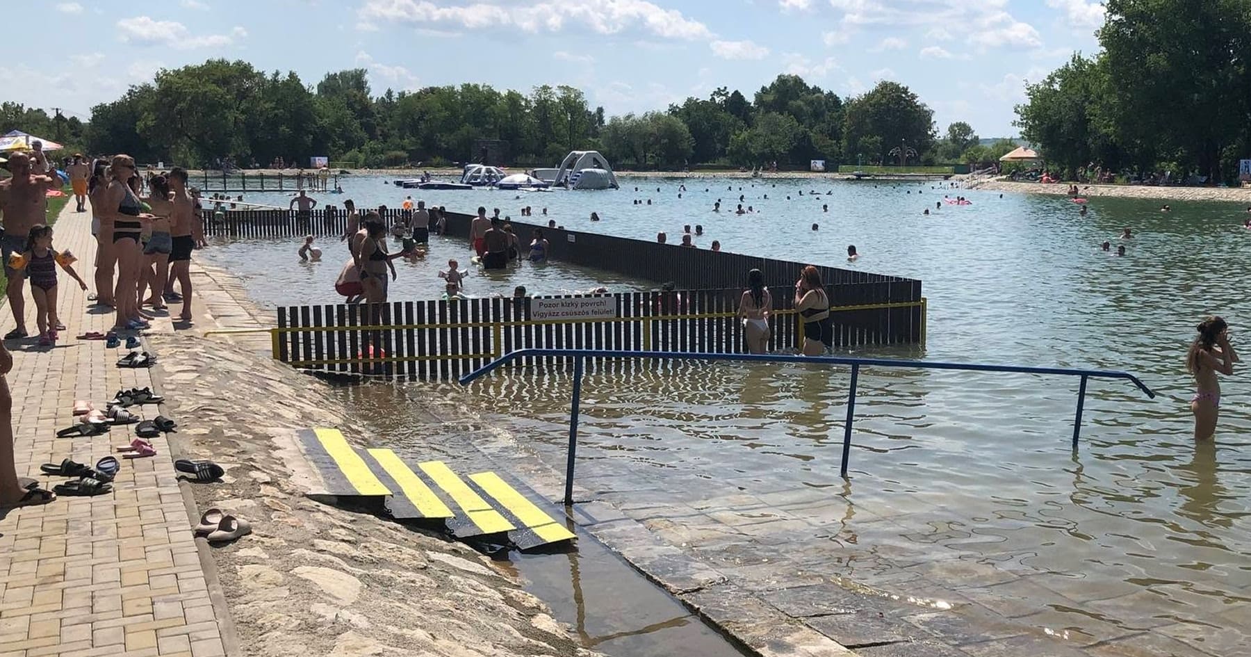 Záber na kúpalisko Morské oko v Tornali