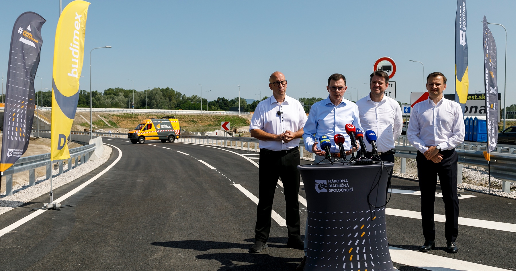 Odovzdávanie novej križovatky D1