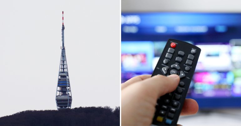Televízny vysielač a ovládač.