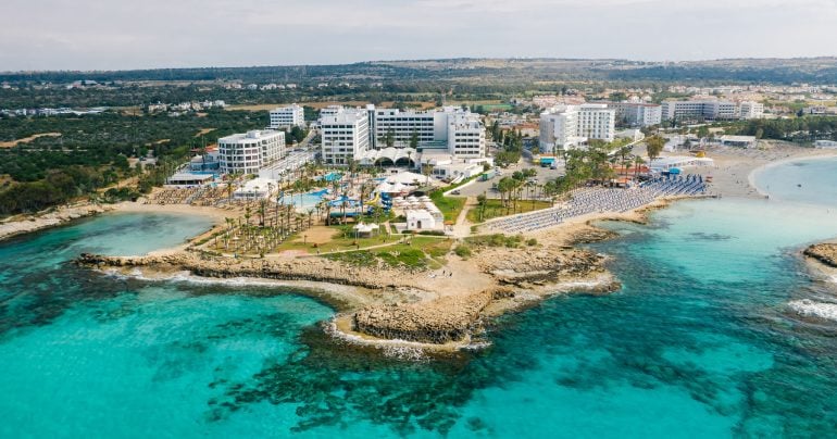 Panoramatický záber na ostrov Cyprus