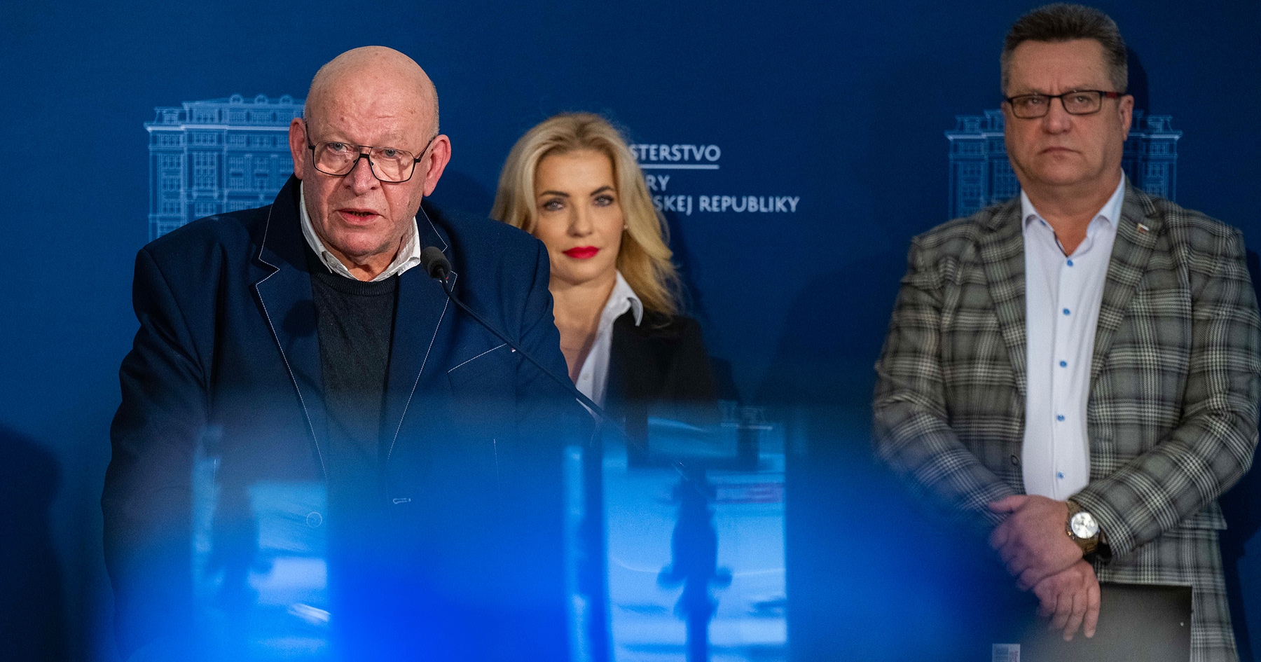 Predseda dozornej rady Fondu na podporu umenia Matúš Oľha, ministerka kultúry SR Martina Šimkovičová a riaditeľ FPU František Kornaj