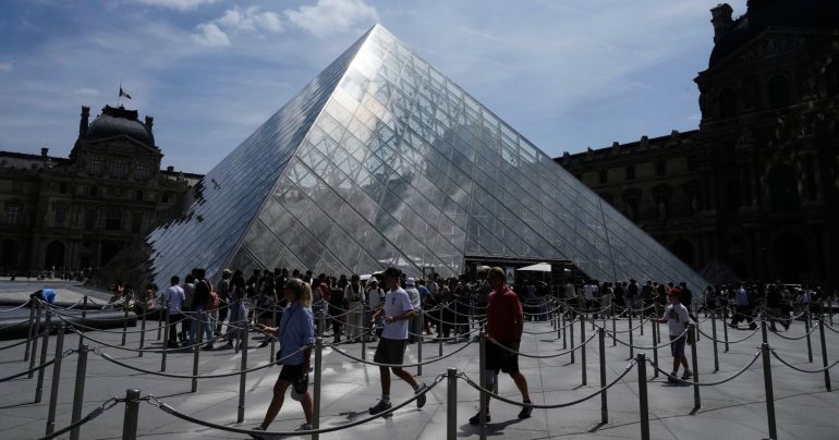 Louvre