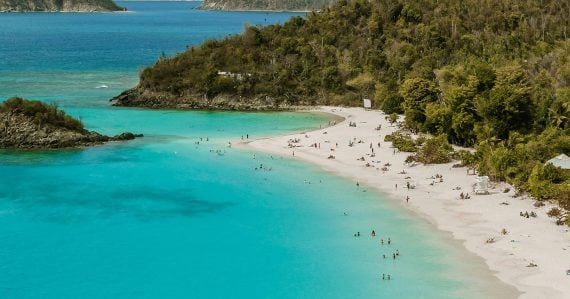 Pláž Trunk Bay