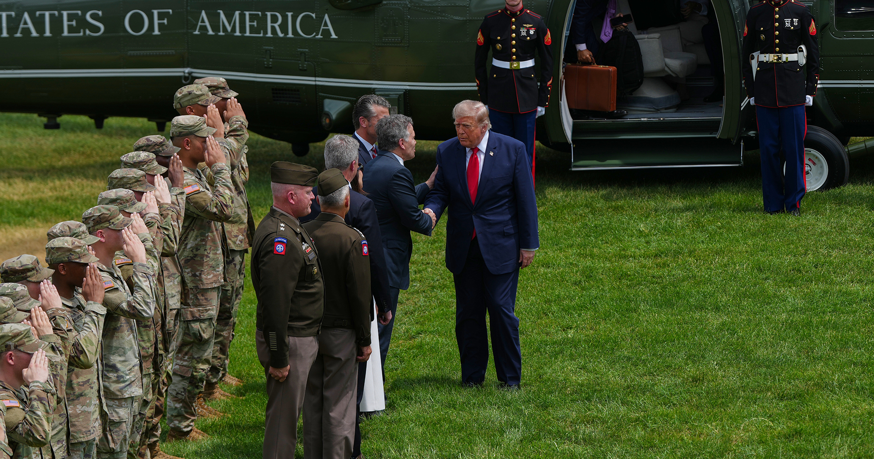 Vojaci, Trump