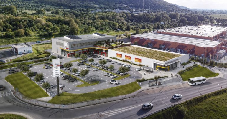 Nové obchodné centrum s predajňou