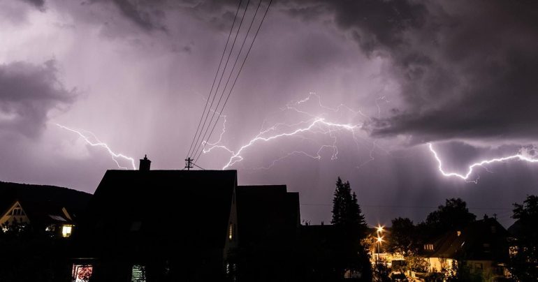Záber na blesky a búrku