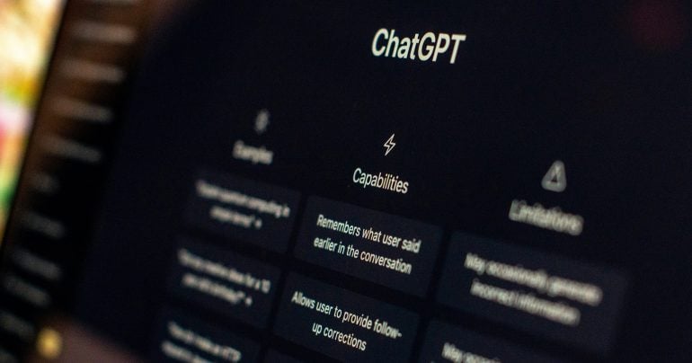 ChatGPT na obrazovke počítača