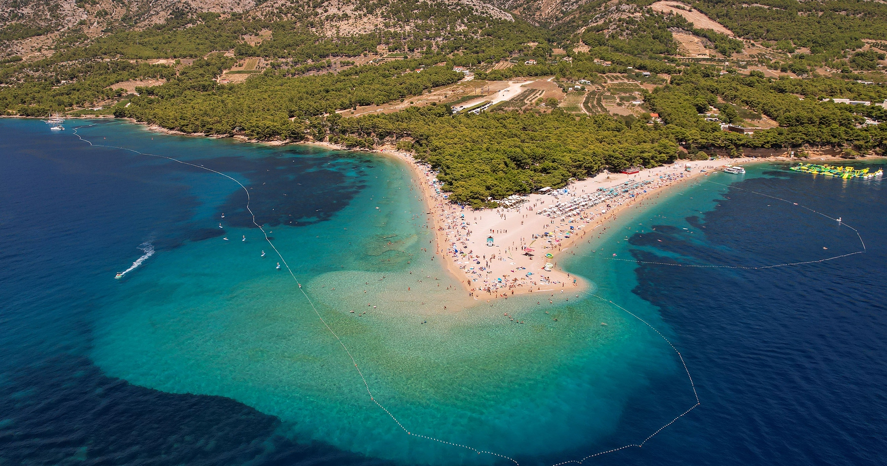 Chorvátska pláž Zlatni Rat