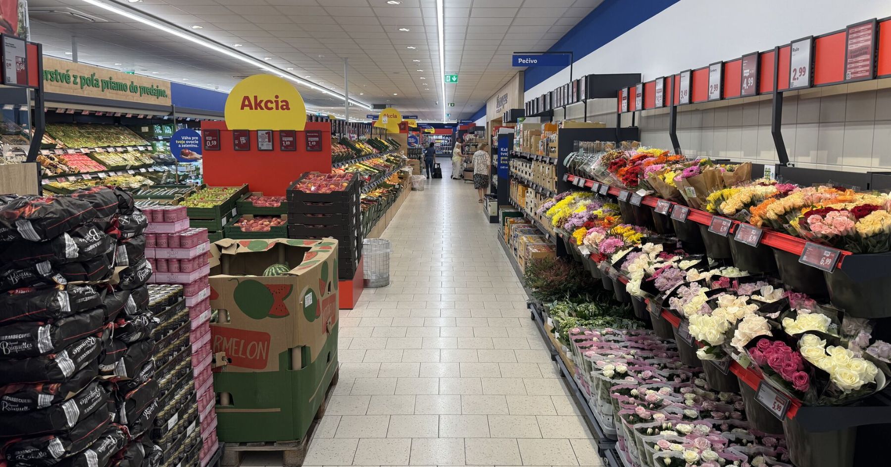 Interiér vynovenej predajne Lidl