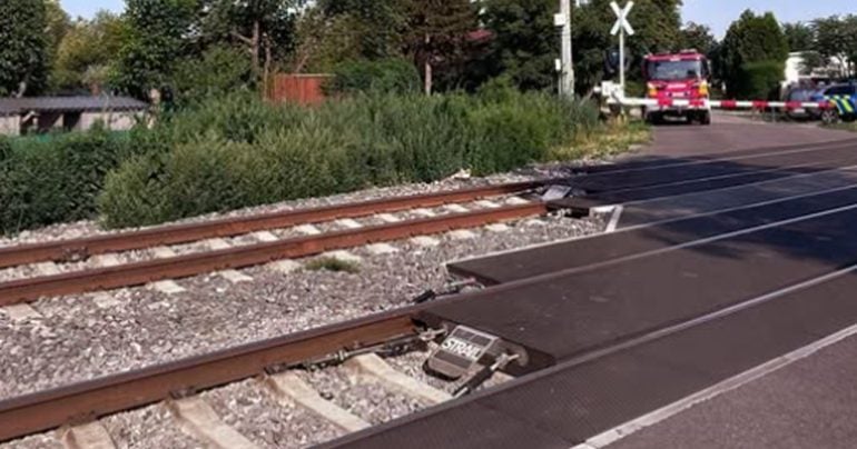 Ilustračná foto železničného priecestia