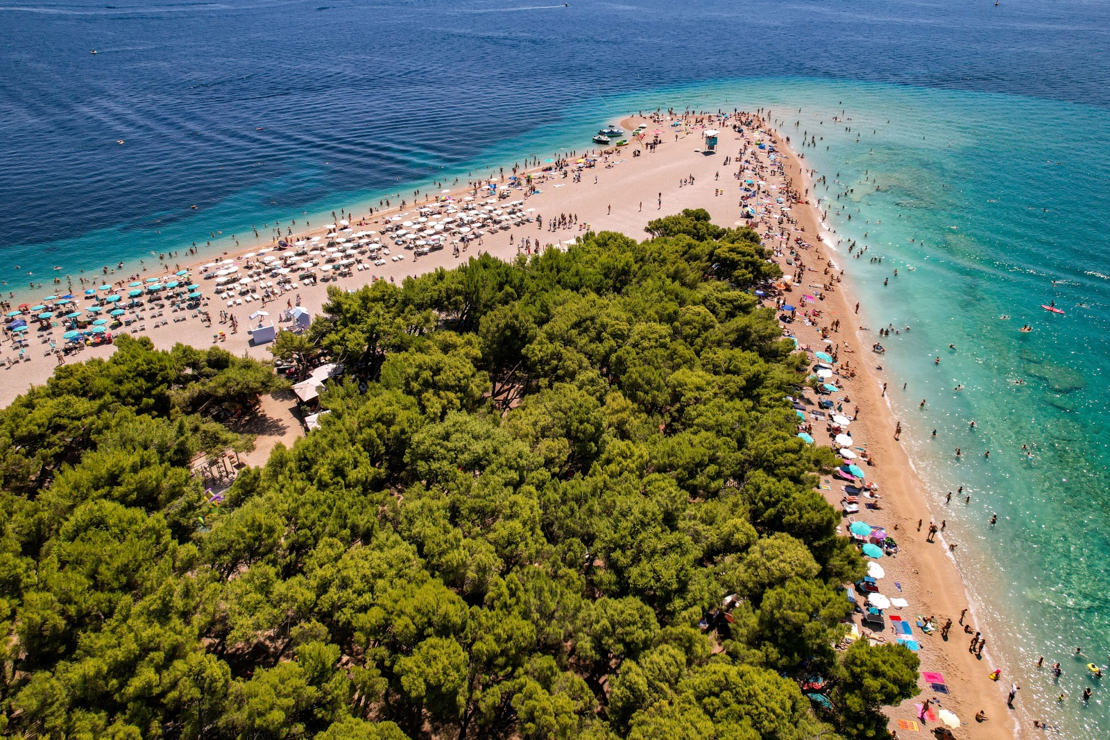 Chorvátska pláž Zlatni Rat