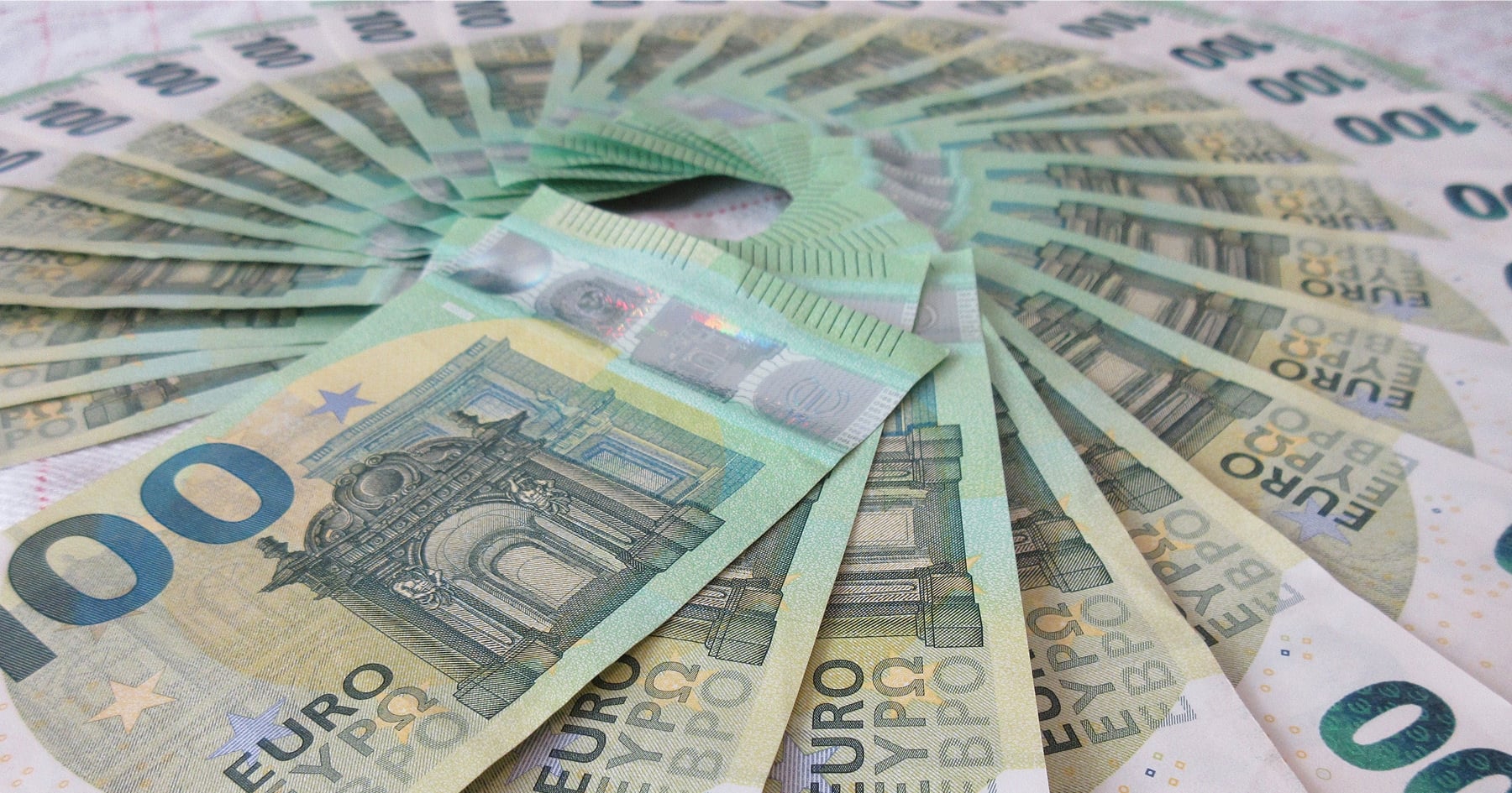 Bankovky vo výške 100 eur