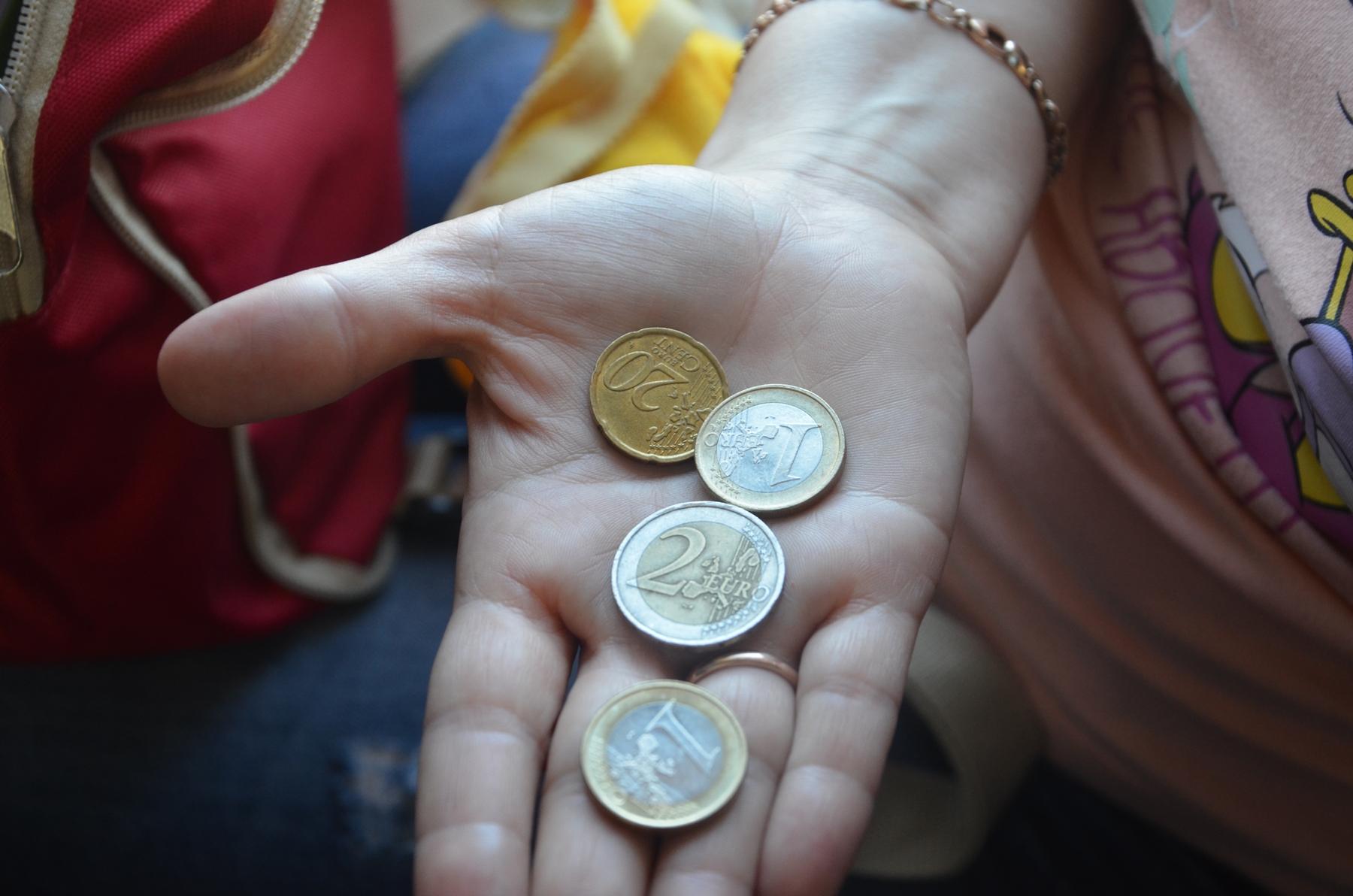 Euro, mince, peniaze