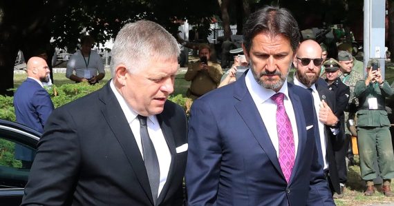 Premiér Robert Fico a minister Robert Kaliňák