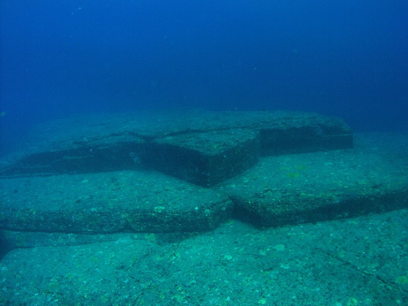 Jonaguni Monument