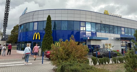 Prevádzka McDonald's v OC Danubia.