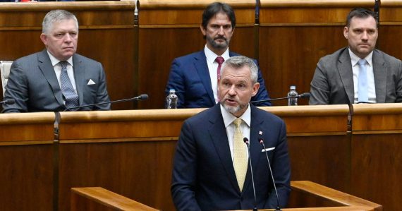 Peter Pellegrini parlamente pri čítaní správy o stave republiky