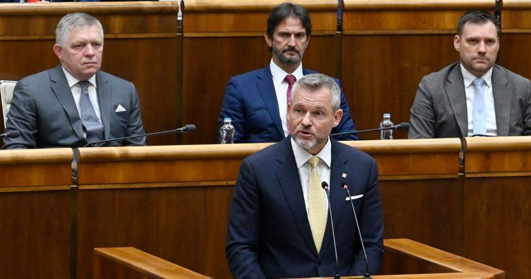 Peter Pellegrini parlamente pri čítaní správy o stave republiky