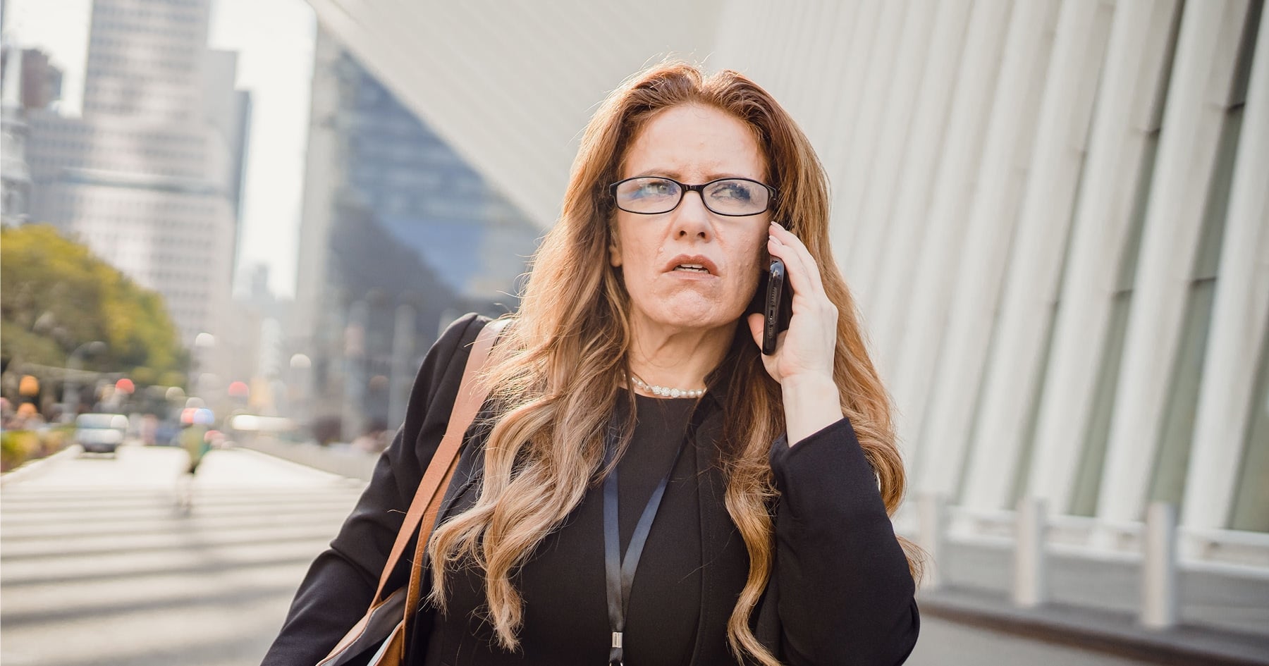 Žena telefonuje