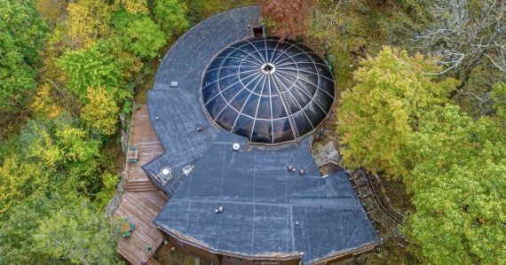 Dom v tvare UFO v americkom meste Chappaqua v štáte New York