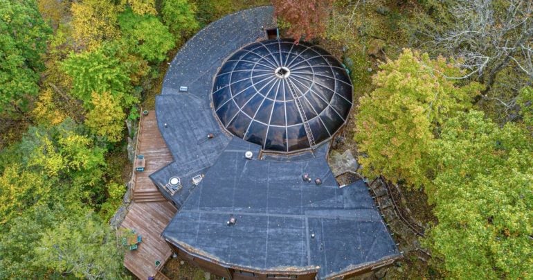 Dom v tvare UFO v americkom meste Chappaqua v štáte New York