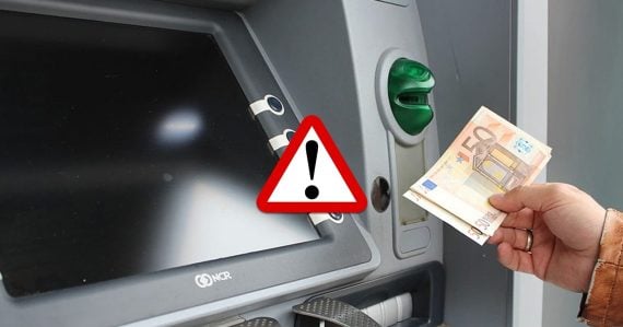 Bankomat s peniazmi