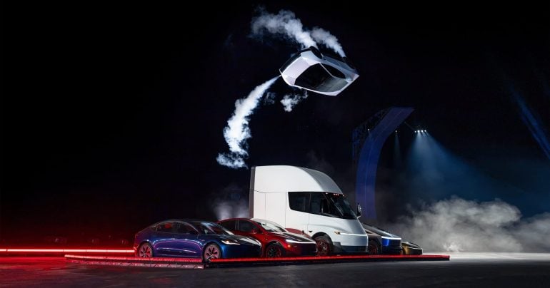 Záber na auto Tesla, ktoré preskakuje zaparkované autá