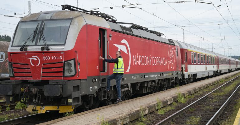 Vlak s rušňovodičom